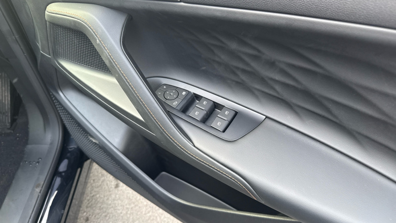 MG HS 1.5 T-GDI Trophy 5dr DCT Petrol Hatchback